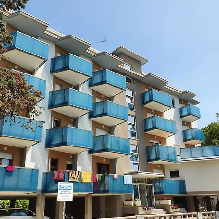 Bright Flat With Balcony In - Beahost *