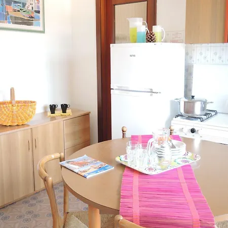 Bright Flat With Balcony In - Beahost 아파트 *