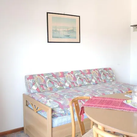 Bright Flat With Balcony In - Beahost 아파트